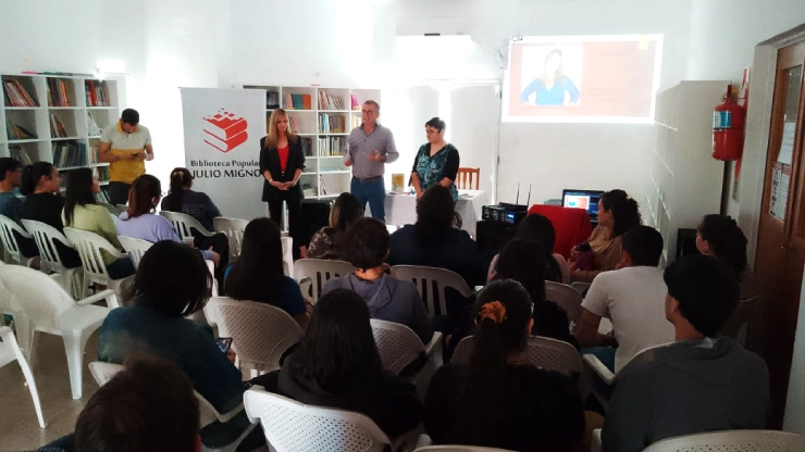 María Fernanda Álvarez presentó su libro en San Javier