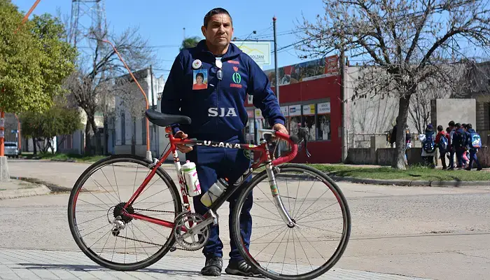 Omar Rojas: El hombre que venció al Parkinson sobre su bicicleta - San ...