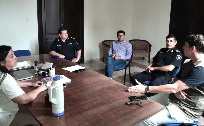 Reunión-intendenta-y-jefe-de-unidad