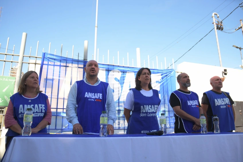 AMSAFE rechazó los "premios" del gobierno y exigió "salarios dignos"