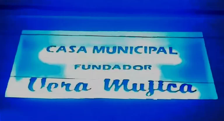 CARTEL VERA MUJICA_11zon