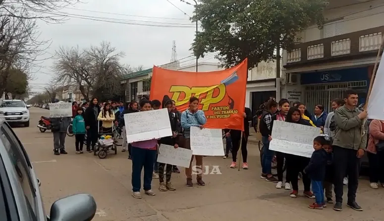 San Javier: Marcha de rechazo al veto a la movilidad jubilatoria