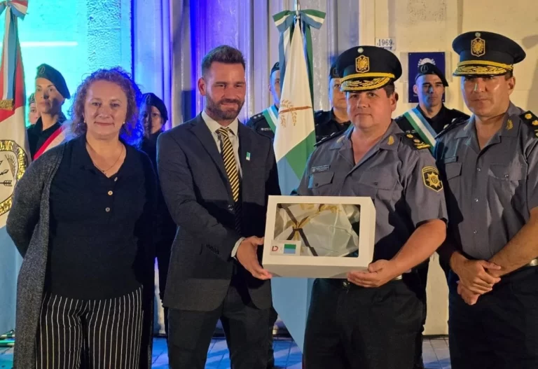PRESENTACION DE BANDERA DEPARTAMENTO SAN JAVIER (1)