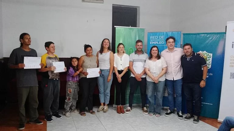 ENTREGA DE CERTIFICADOS DE CAPACITACION SAN JAVIER EMPRENDE (6)_11zon