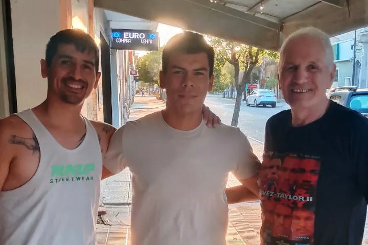 Facundo Martínez junto a Latigo Coggi (1)