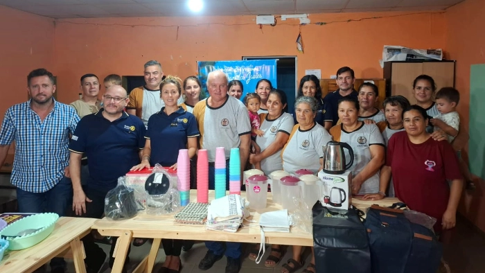 Entrega de elementos de subvención de Rotary (1)
