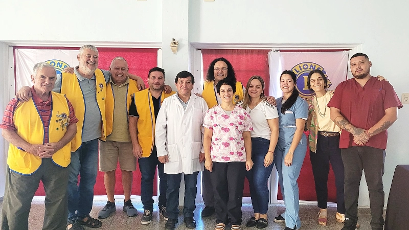Unas 35 personas donaron en la colecta del Club de Leones y el CUDAIO (1)