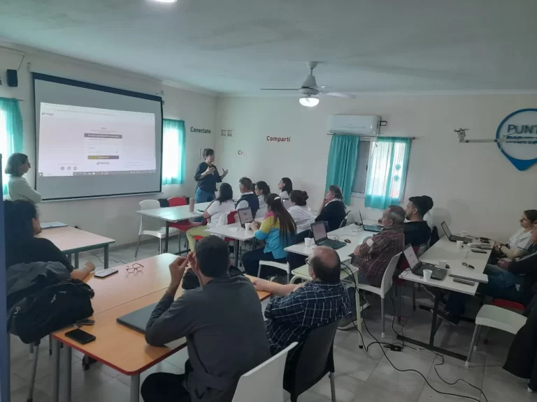 Capacitación para el uso del SICAP en el hospital de San Javier