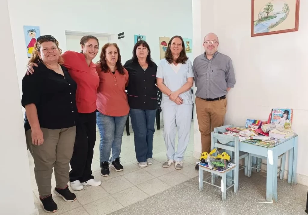 Familias TEA San Javier entregaron donaciones al hospital San Javier