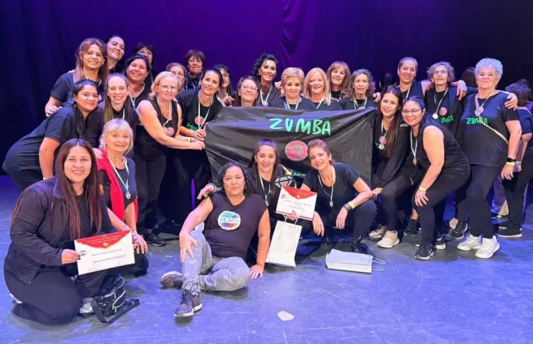 Adultos mayores de San Javier bailan (1)