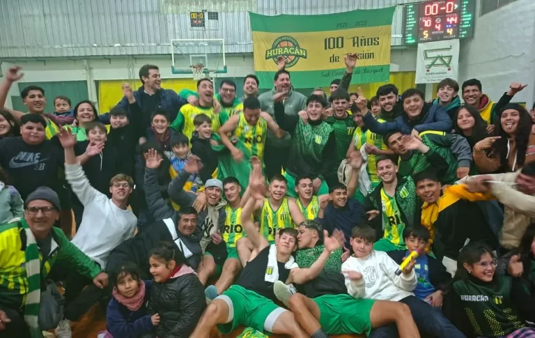 Huracan ganó el clasico de basquet (1)