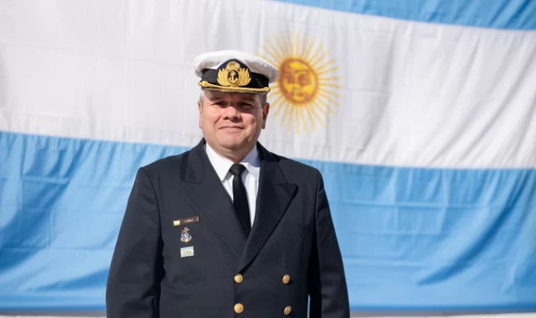 Victor Ayala cartografía en la Armada Argentina (1)