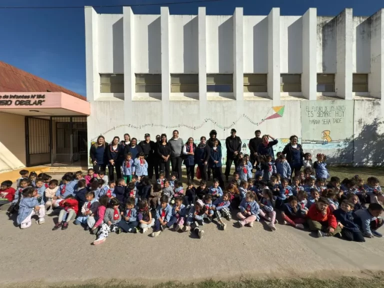 la-policia-de-san-javier-celebro-el-dia-del-nino-en-el-jardin-de-infantes-n-134