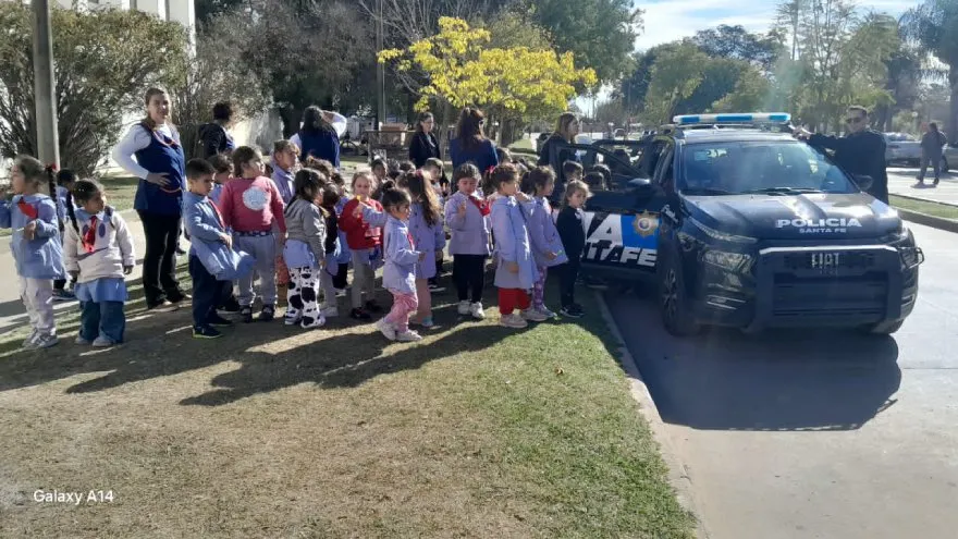 la-policia-de-san-javier-celebro-el-dia-del-nino-en-el-jardin-de-infantes-n-134