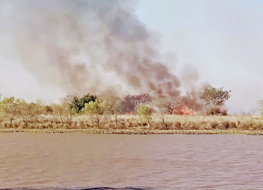 los-incendios-en-las-islas-de-san-javier-cubren-la-ciudad-de-cenizas