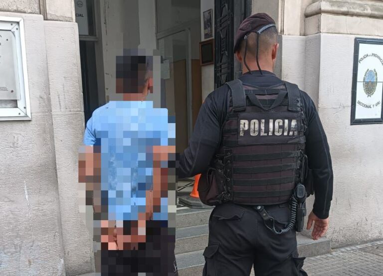 Hombre detenido - Guardia provincial