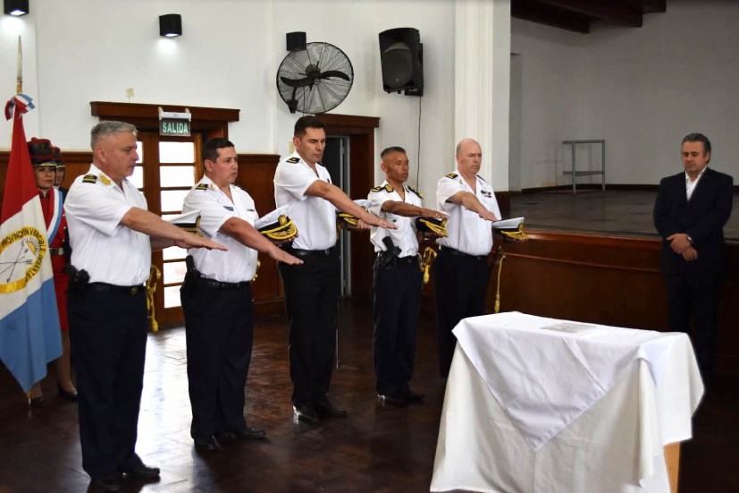 el-jefe-de-la-urx-xiv-de-policia-de-san-javier-rodolfo-grimalt-juro-por-la-nueva-constitucion el-jefe-de-la-urx-xiv-de-policia-de-san-javier-rodolfo-grimalt-juro-por-la-nueva-constitucion