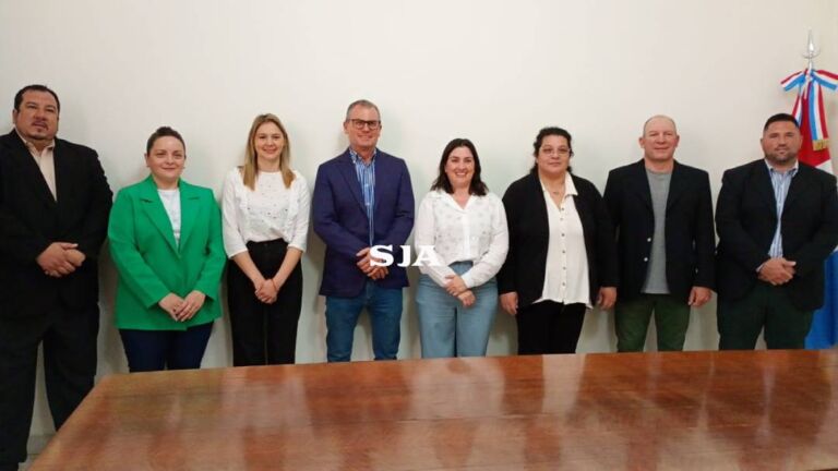 Toma de juramento por la nueva Constitución Municipalidad de San Javier (1)