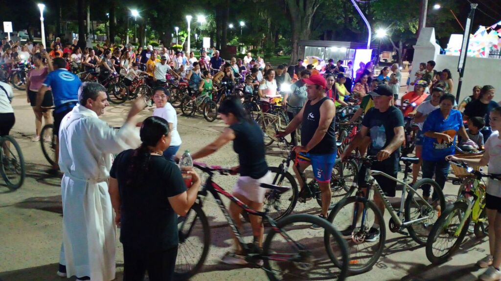 san-javier-multitudinaria-bicicleteada-nocturna-somos-la-luz-de-san-javier