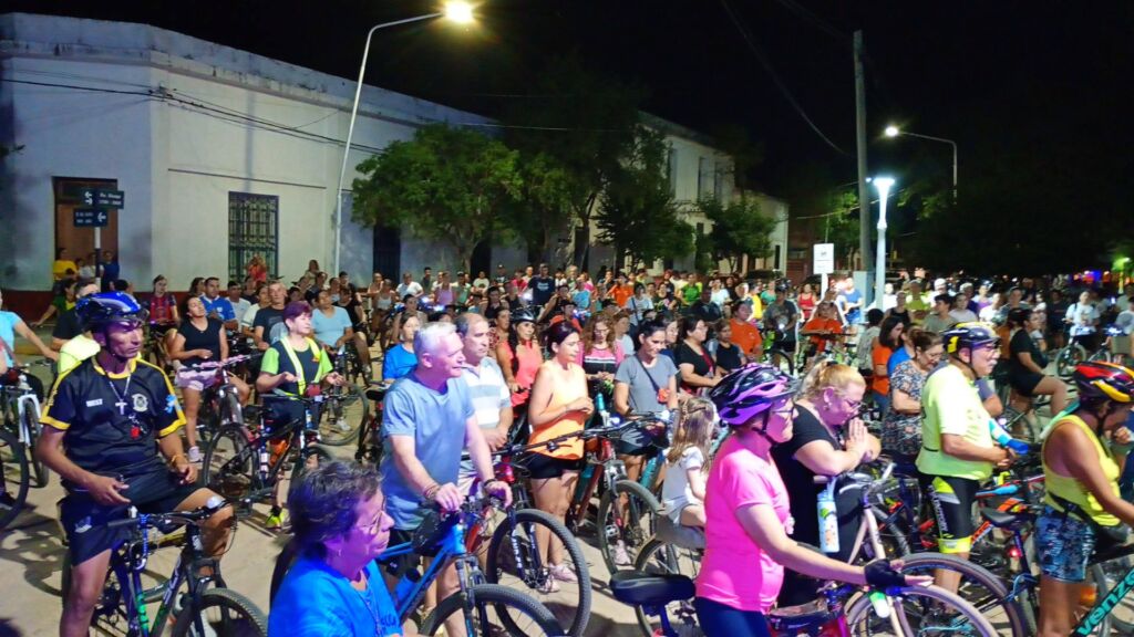 san-javier-multitudinaria-bicicleteada-nocturna-somos-la-luz-de-san-javier