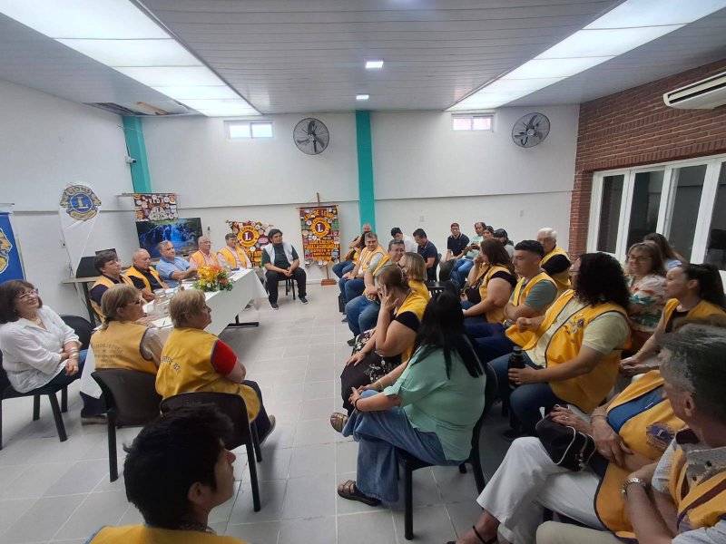 clubes-de-leones-de-la-zona-10-se-reunieron-en-san-javier