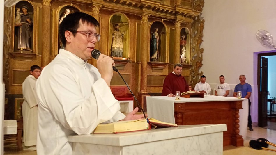 emocionante-despedida-al-padre-armando-cattaneo-en-el-santuario-de-san-javier-seguimos-unidos-en-la-oracion