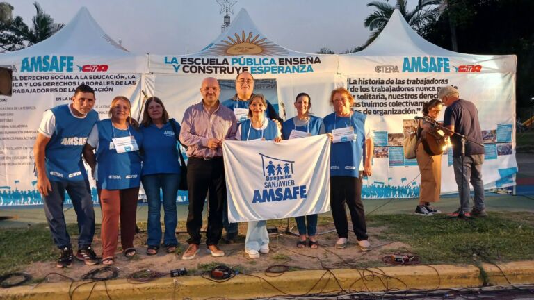 Docentes de San Javier en la primer carpa blanca (3)