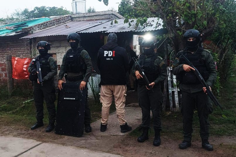 romang-y-colonia-duran-cuatro-aprehendidos-por-pdi-y-secuestro-de-armas-y-dinero