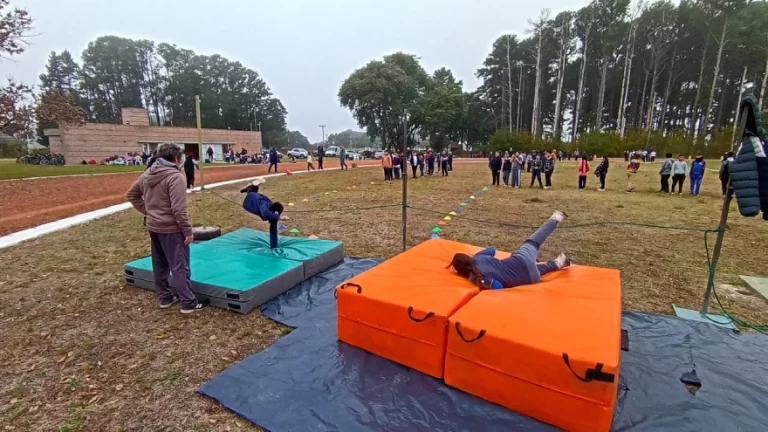Cerca de 200 alumnos participaron del Encuentro de Mini Atletismo en San Javier (1)