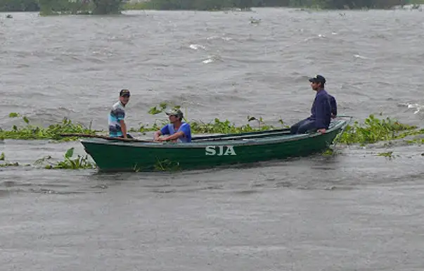 Canoeros en el río San Javier