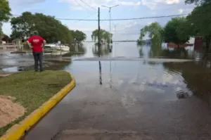 El Paraná continúa en niveles críticos 5