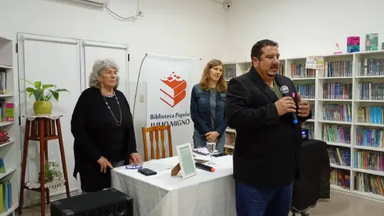 Olga Migno presentó su nueva novela El Retrato en San Javier (1)