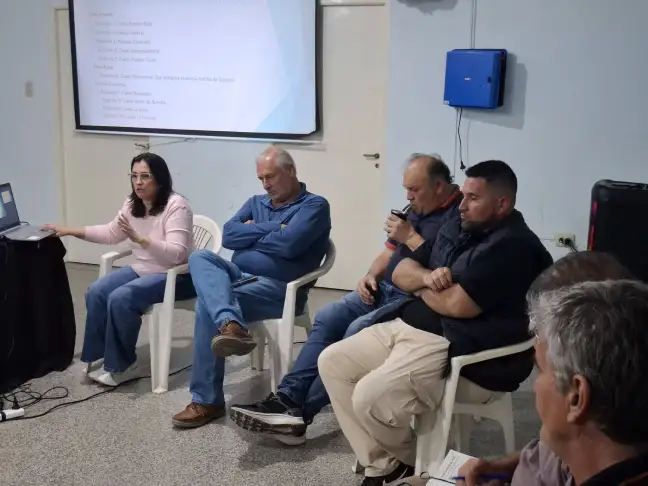 San Javier: intensificam las obras de bombeo y la evacuación de ganado ante el avance del río Paraná